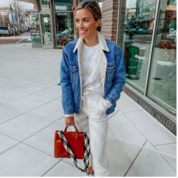 The Oversized Jean Jacket in Donaway Wash: Sherpa Edition - Picture 4 of 8